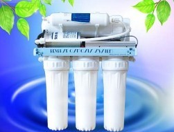 家用净水器（厨下）去除水中铁锈、泥沙、漂浮物等杂质